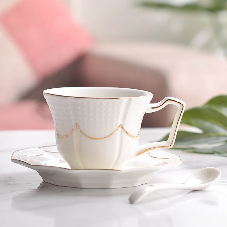 Classical White Bone china Coffee Cups & Saucer Set Gold Rim Tea Water Cups Beautiful Teacup Ceramic Kitchen Accessories