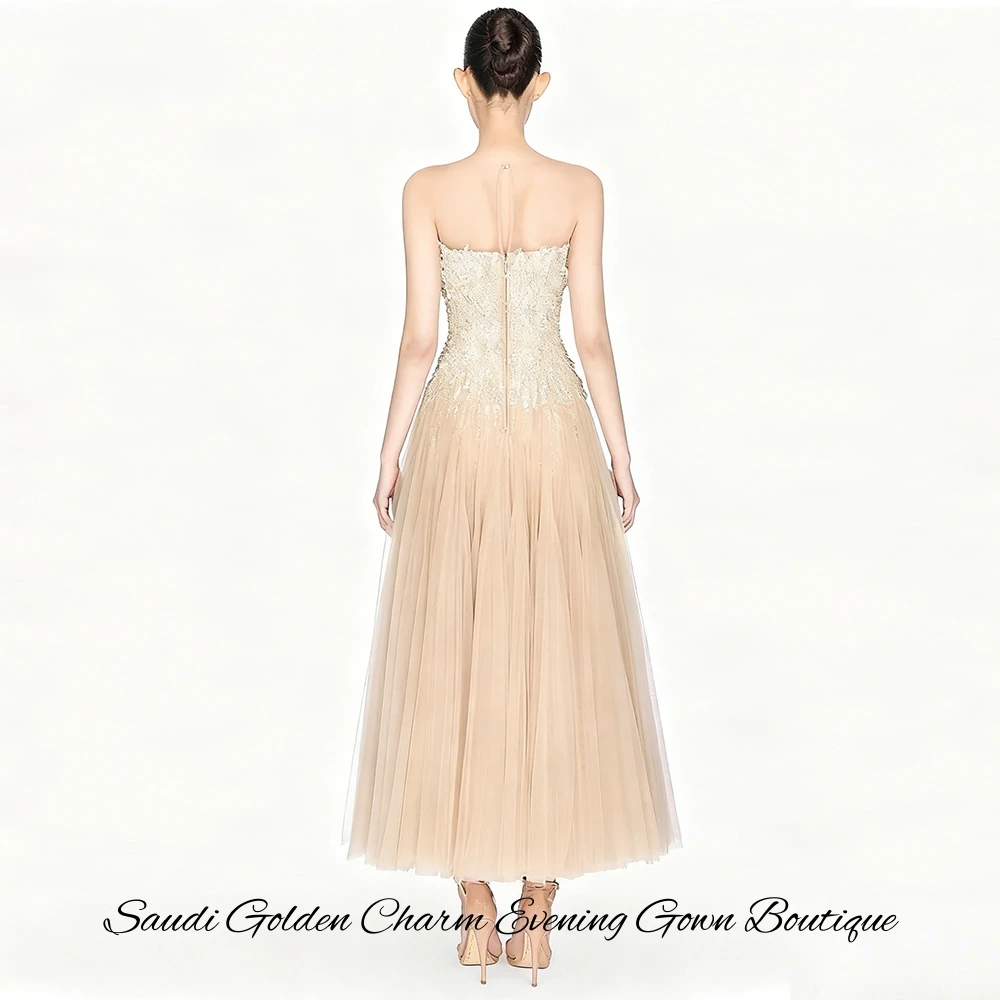 絶妙な手作りの花の装飾が施されたローブ・ド・ソワレ、高品質チュールAラインイブニングドレス、カスタマイズ可能なストラップレス・ノースリーブ・プロムドレス