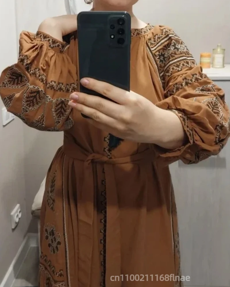 فستان على الطراز الأوروبي القديم للنساء في الربيع والخريف، أكمام فانوس مطرزة بأربطة، تنورة طويلة لشد الخصر