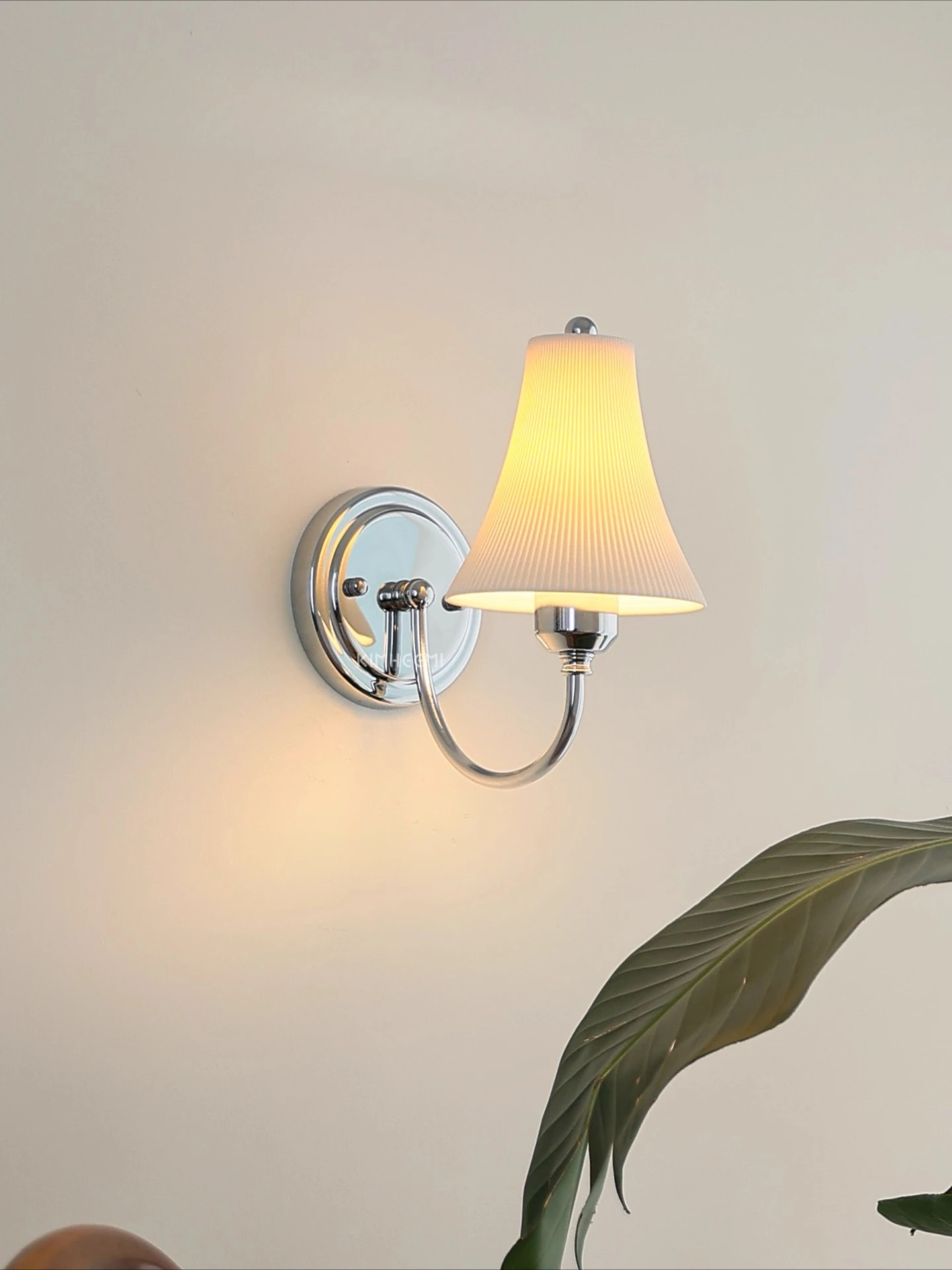 

Small waist wall lamp Italian medieval study bedroom lamp Bauhaus bedside lamp French ceramic designe