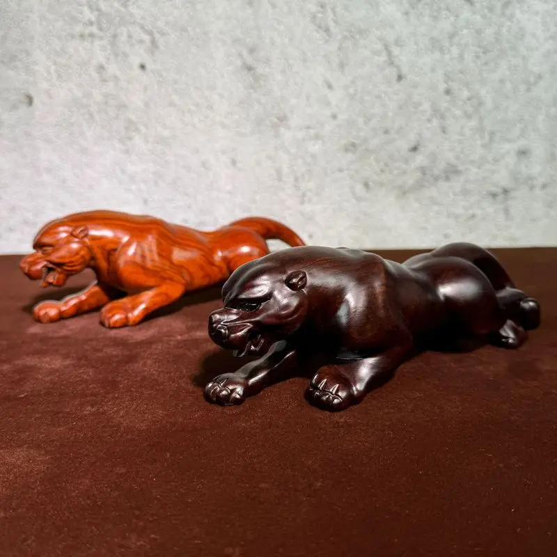 Rosewood carving Bursting all along the way Leopard craft ornaments, hand-held decorative pieces, home redwood decorations whole