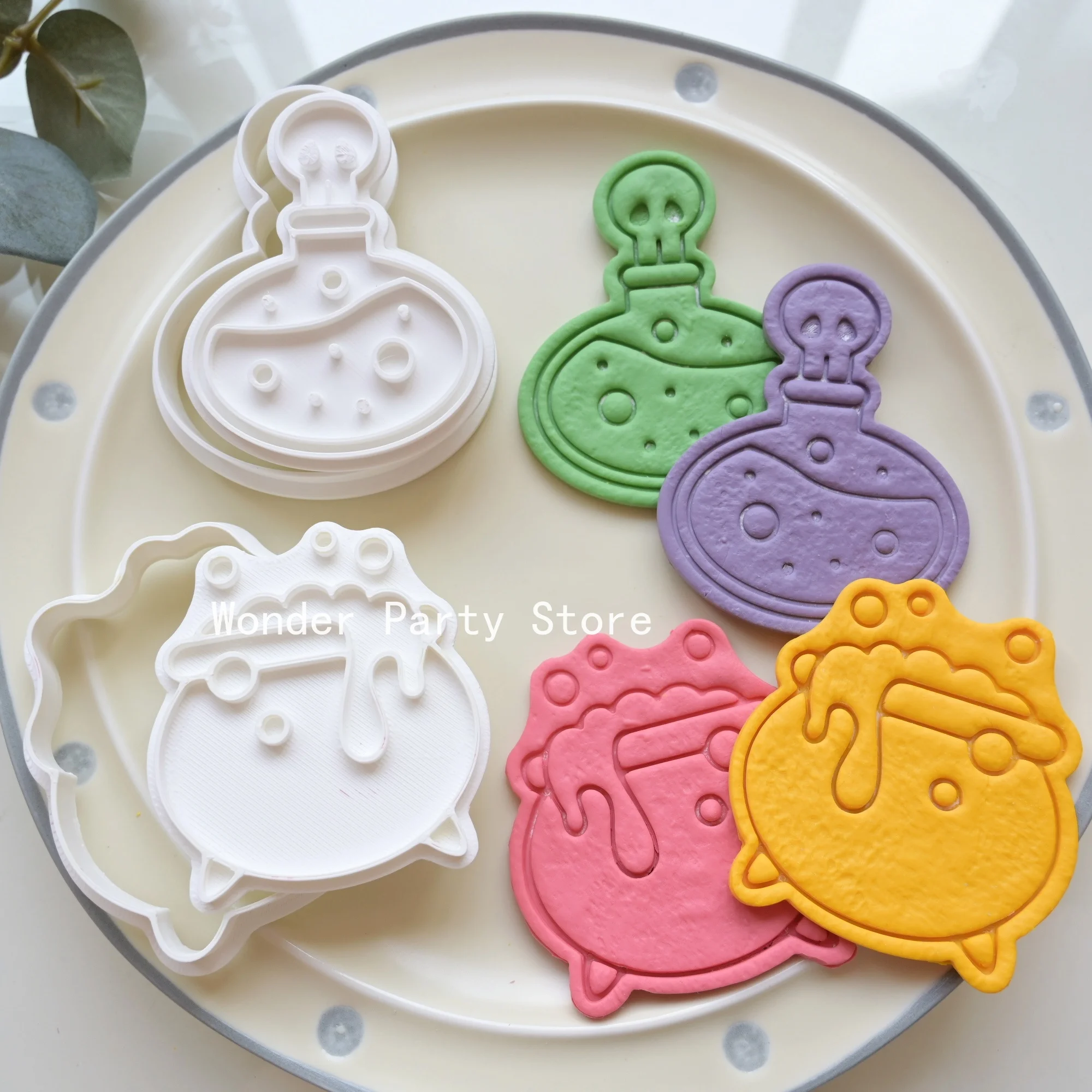 Halloween Cookie Cutter Molds Magic Potion Bottle Biscuit Mold Cartoon Pressable Biscuit Mold Confectionery Baking Bakeware
