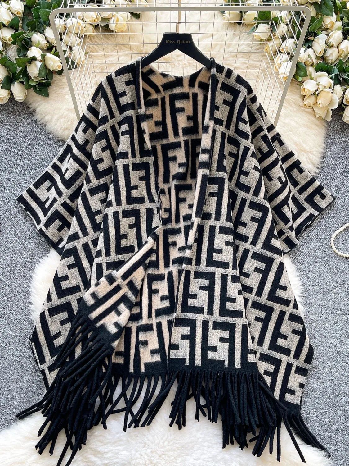 프리미엄 니트 오픈 가디건 여성용 루즈핏 패션 태슬 체크 무늬 랩 아우터웨어 가을 겨울 캐주얼 슬레 V넥 롱 슬...