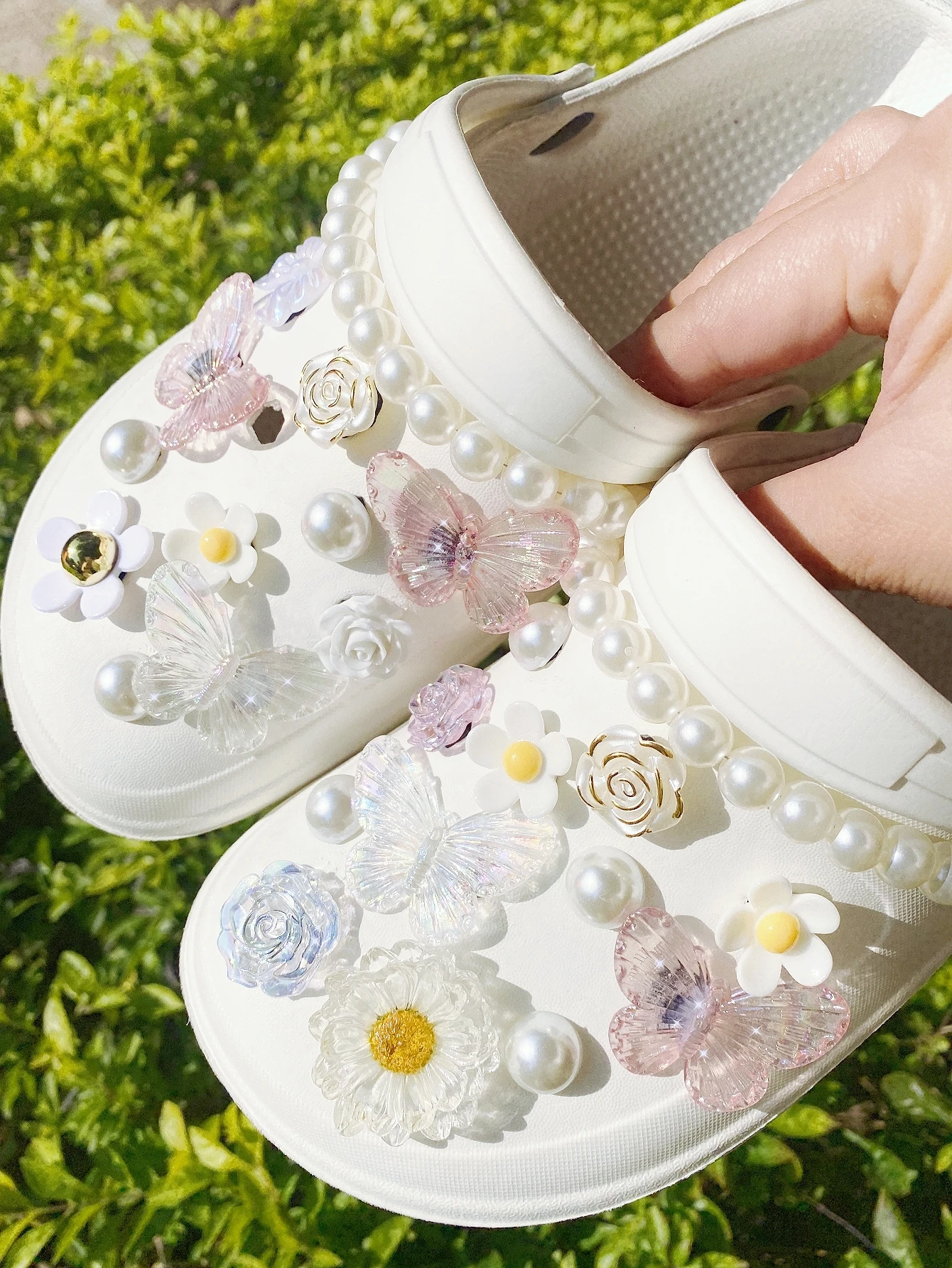 25 pcs  for Clogs decoration QQ color transparent butterfly flowers Creative diy detachable upper decorative buckle shoes flow