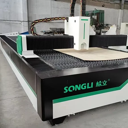 

3015 CNC Fiber Laser Cutting Machine with Auto Focus for Metal Sheet and Pipe Water Cooling System