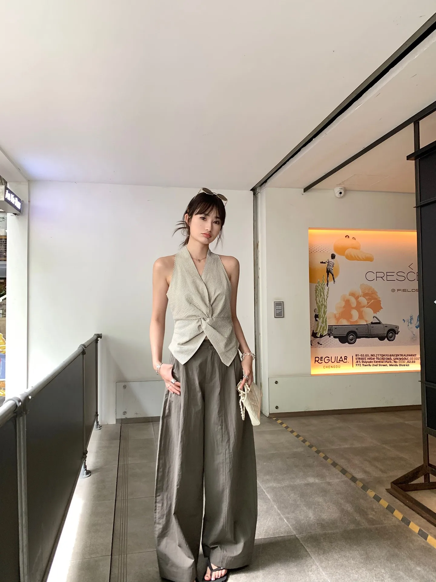 

Брюки с высокой талией, широкими штанинами и свободным кроем, тонкие, повседневные, длинные, с эффектом похудения, белые, комфортные, универсальные, свободные брюки