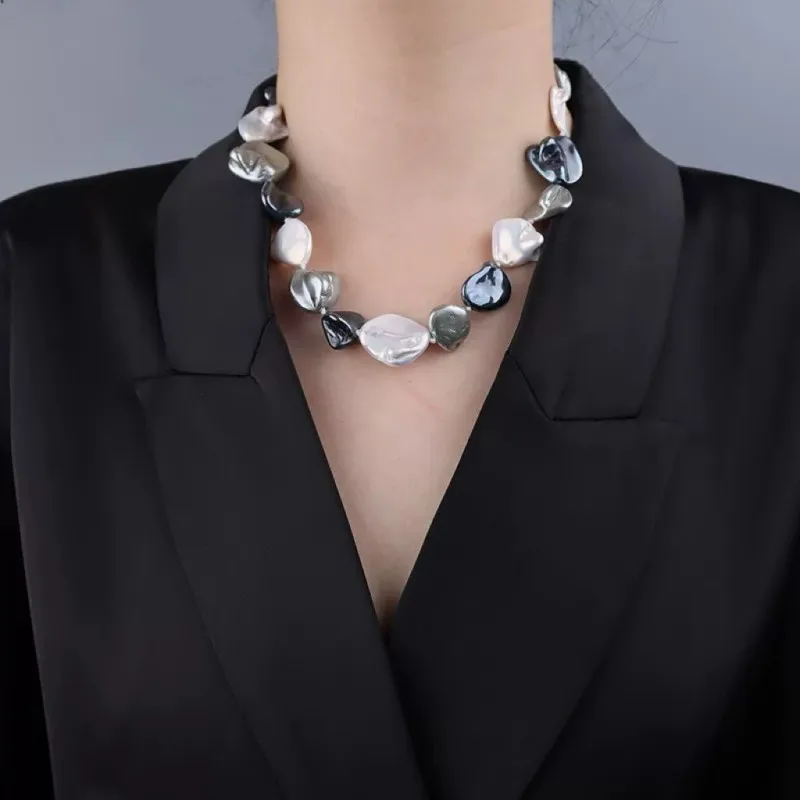 Gomggsale Alien pearl light luxury necklace