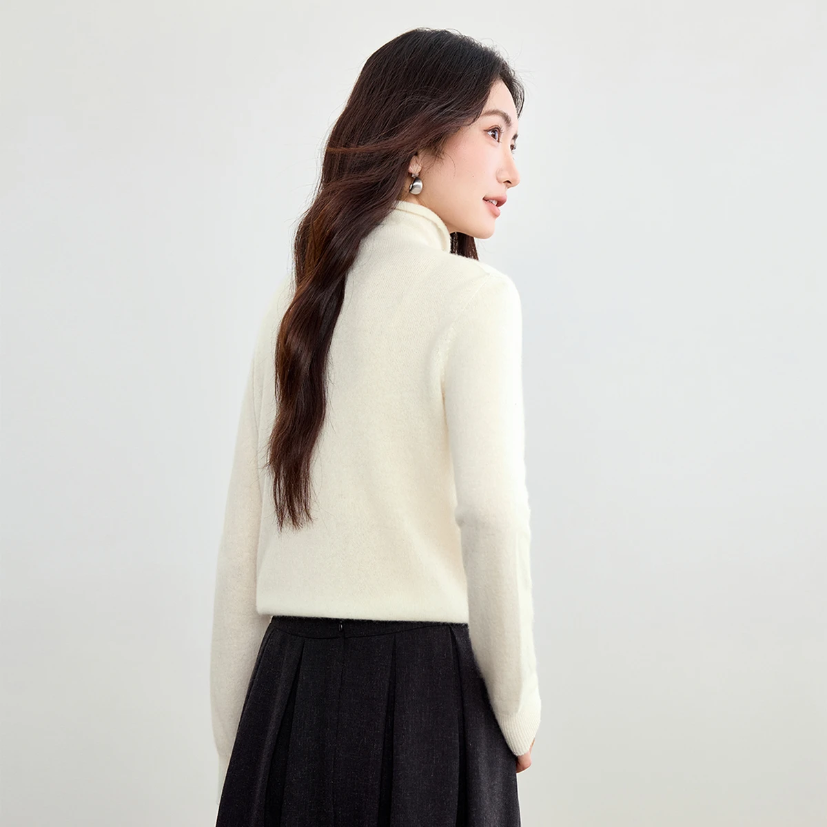 SENTUBILA Women's Cashmere Solid Pullover 2025 Autumn Seamless Knitted Soft Comfortable Turtleneck Elegant Fashion Top W53EI2796