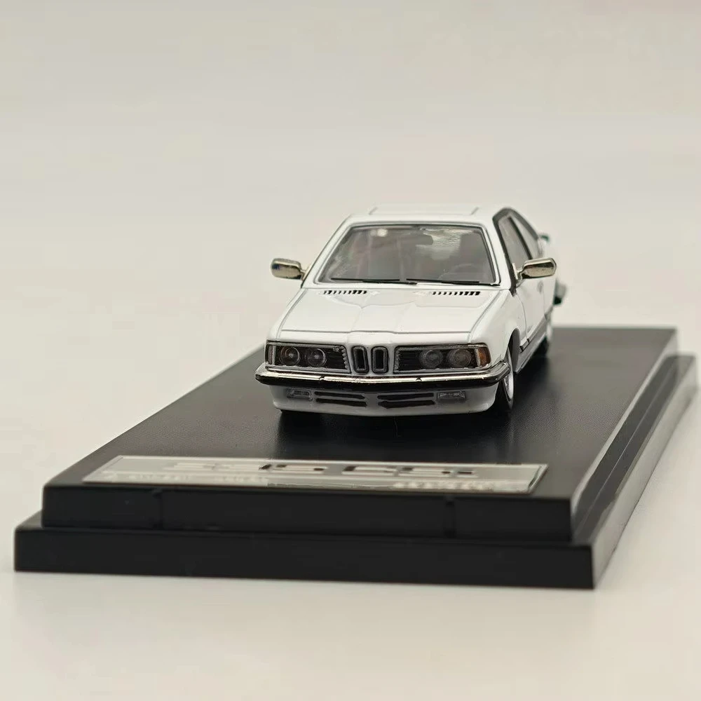 STREET WARRIOR 1/64 E24 6 Series 635 CSI blanco modelos fundidos a presión coche en miniatura colección limitada Auto juguetes regalo