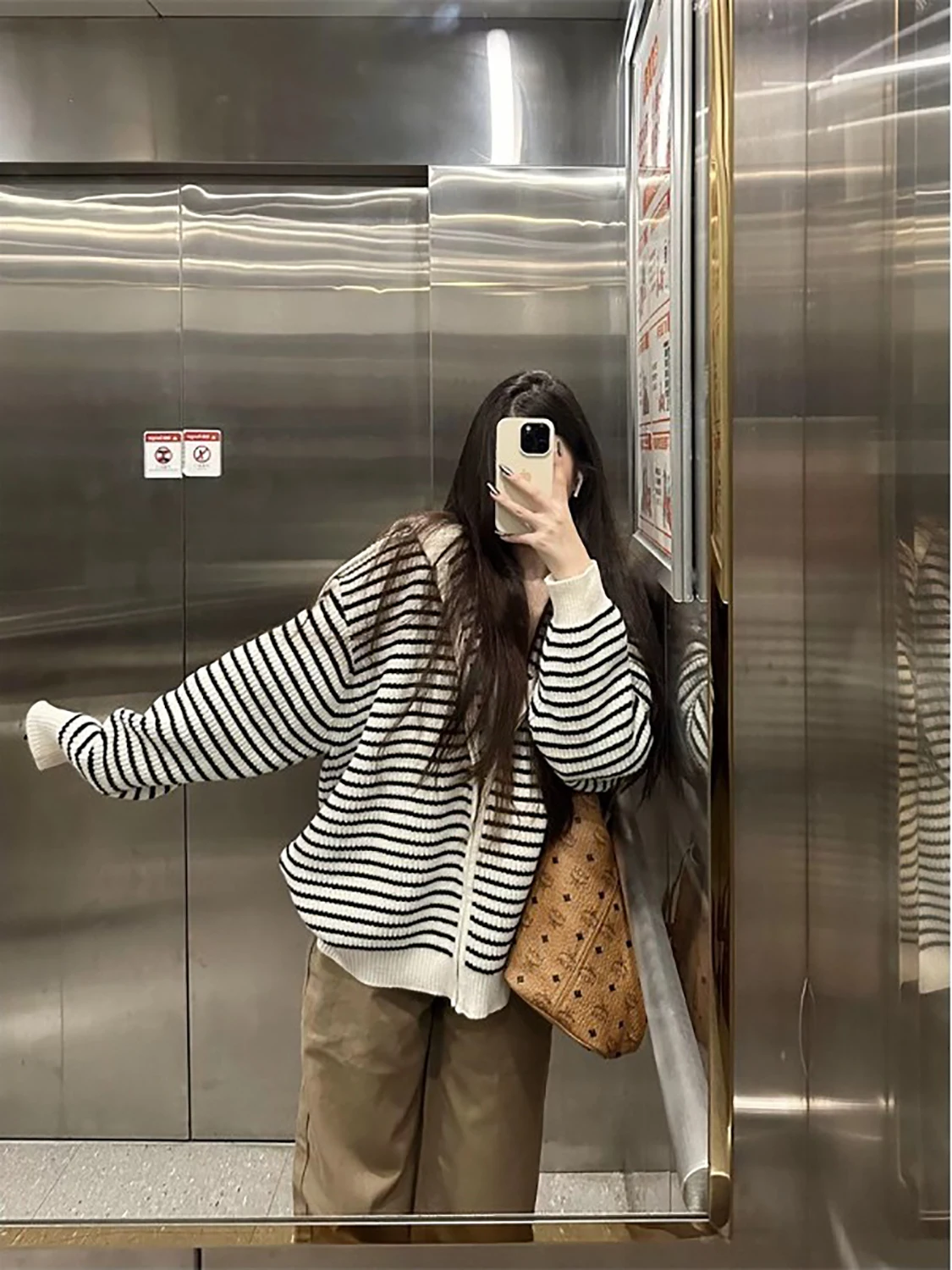 

Laid-ba Sle Striped Knitwear Jaet Women's Loose Fit Autumn New Korean Version Casual Cardigan Long Sve Zipper Closure