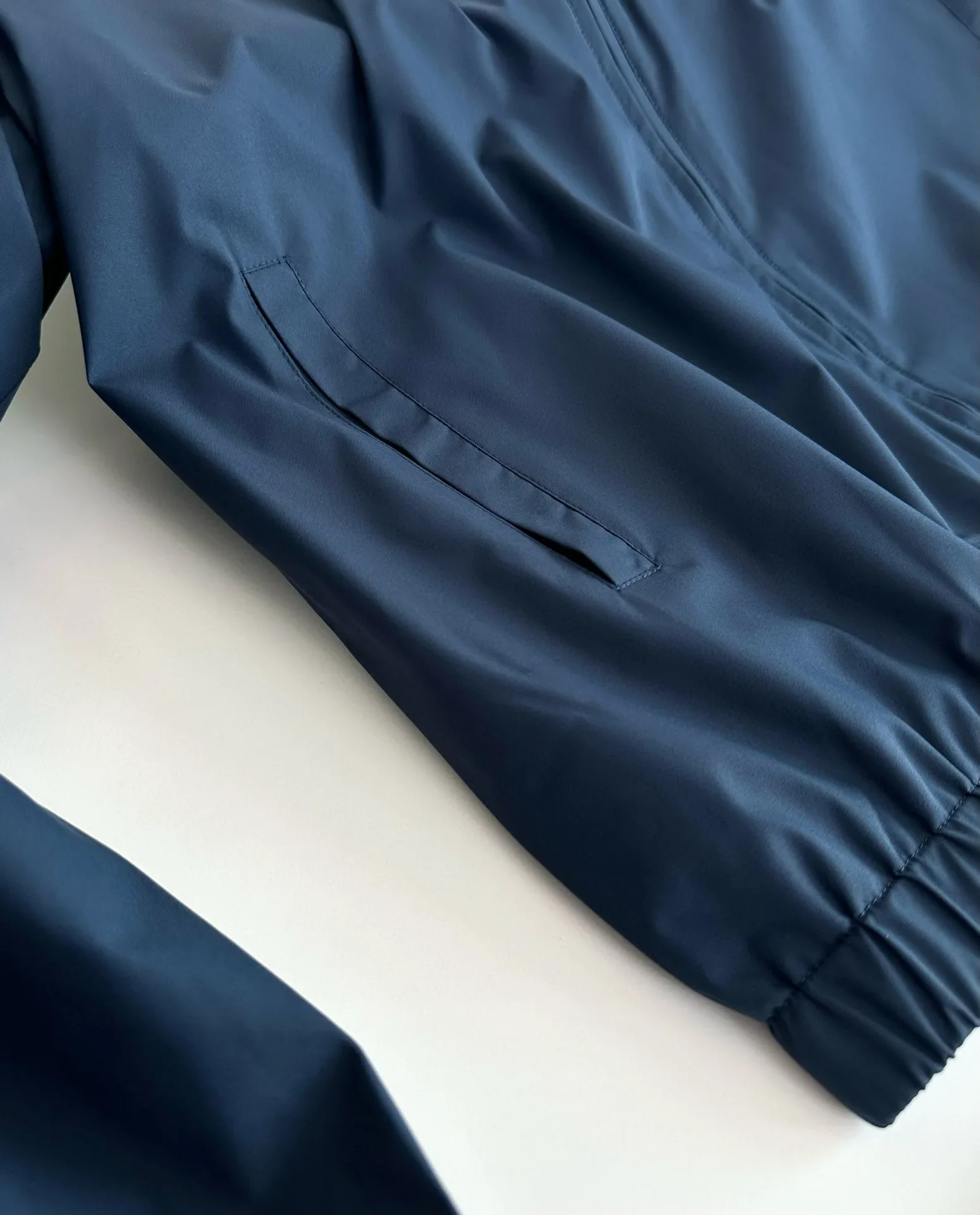 سترة كاجوال LP Italian 25aw ذات ياقة واقفة رفيعة