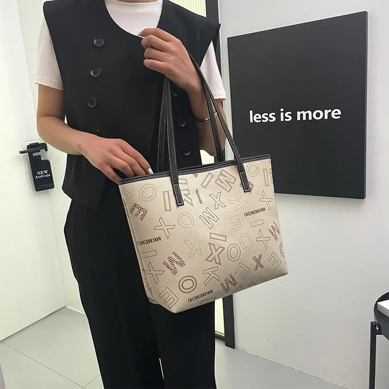 

2025 Checkered Letter Vintage Tote Bag - Women's Spacious Oversized Retro Shoulder Purse Versatile for Daily Use