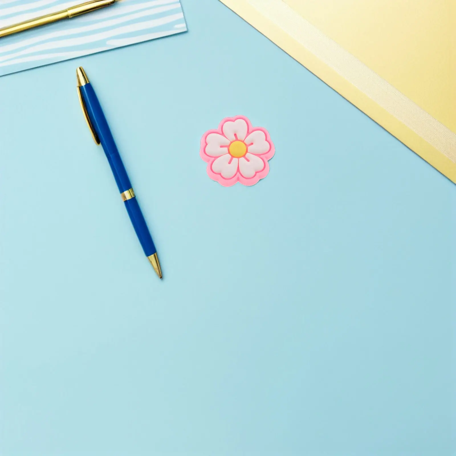 

30Pcs Cute Pencil Charms Decorative Flower Pen Clip Holder Cartoon Pencil Topper for School Office Stationery Organization