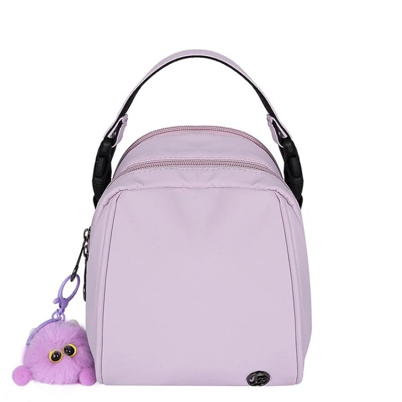 Bolso de hombro elegante para mujer con detalles de asa de bambú y cuerpo de cuero para un aspecto y atractivo de moda único e atemporal