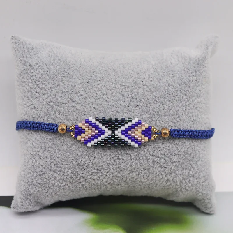 ZGMXR Adjustable Rice Bead Bracelet with Geometry Design Retro Arrow Hand Knitting Bohemia Fashion Beaded Accessory