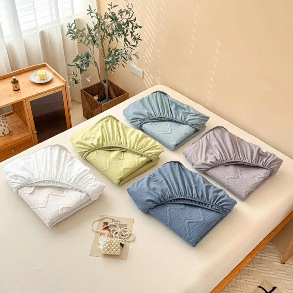 

Сплошной цвет, мягкий дышащий стеганый наматрасник, приятный для кожи, мягкий утолщенный простыня с резинкой, можно стирать в машине