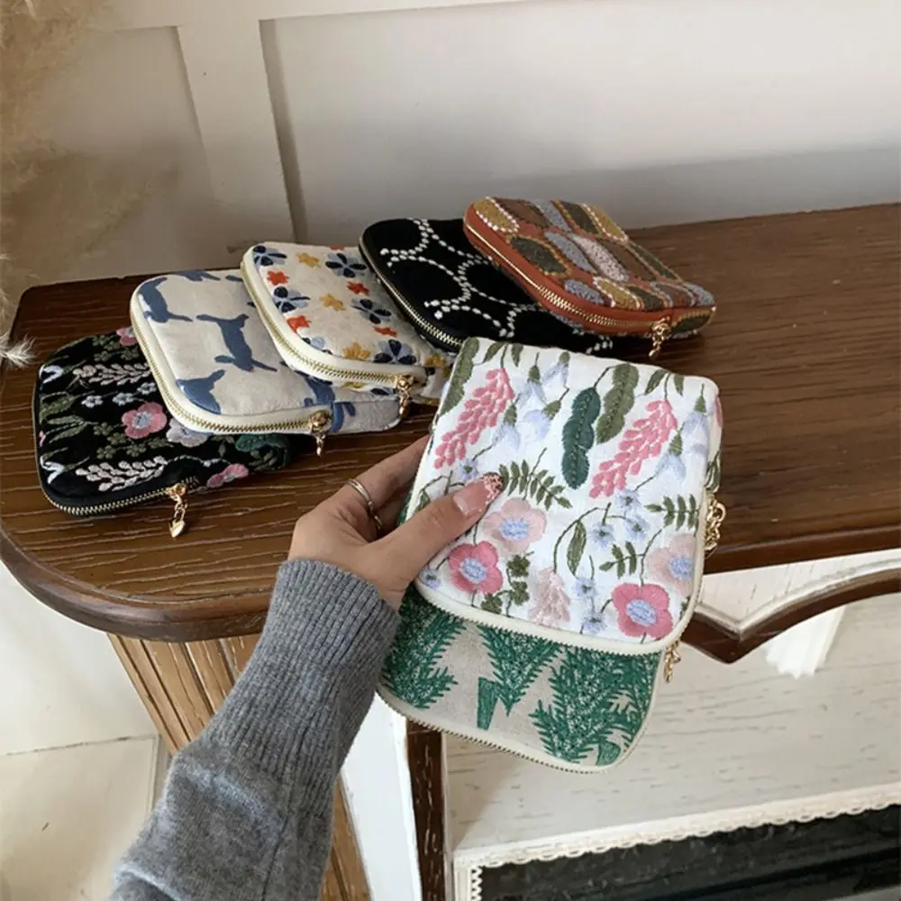 Multi-Layered Embroidered Jewelry Storage Bag Cotton Linen Ethnic Style Portable Jewelry Organizer Elegant Anti-lost Design