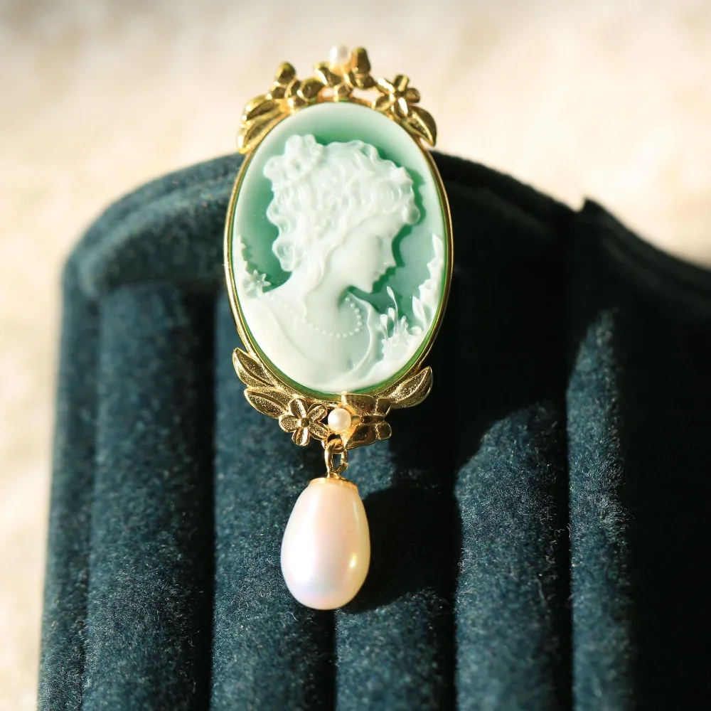 Manufacturer Sells S925 Silver Inlaid Cameo Relief Beauty Brooch Pendant Dual-purpose Cameo