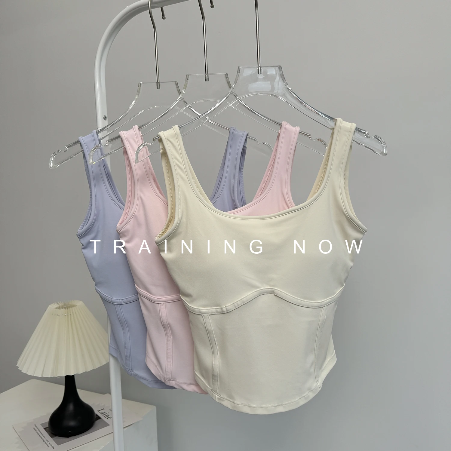 

Летом спортивный бюстгальтер высокой интенсивности для женщин с внешним чехлом по бокам груди, нижнее белье для йоги и фитнеса с красивой спиной