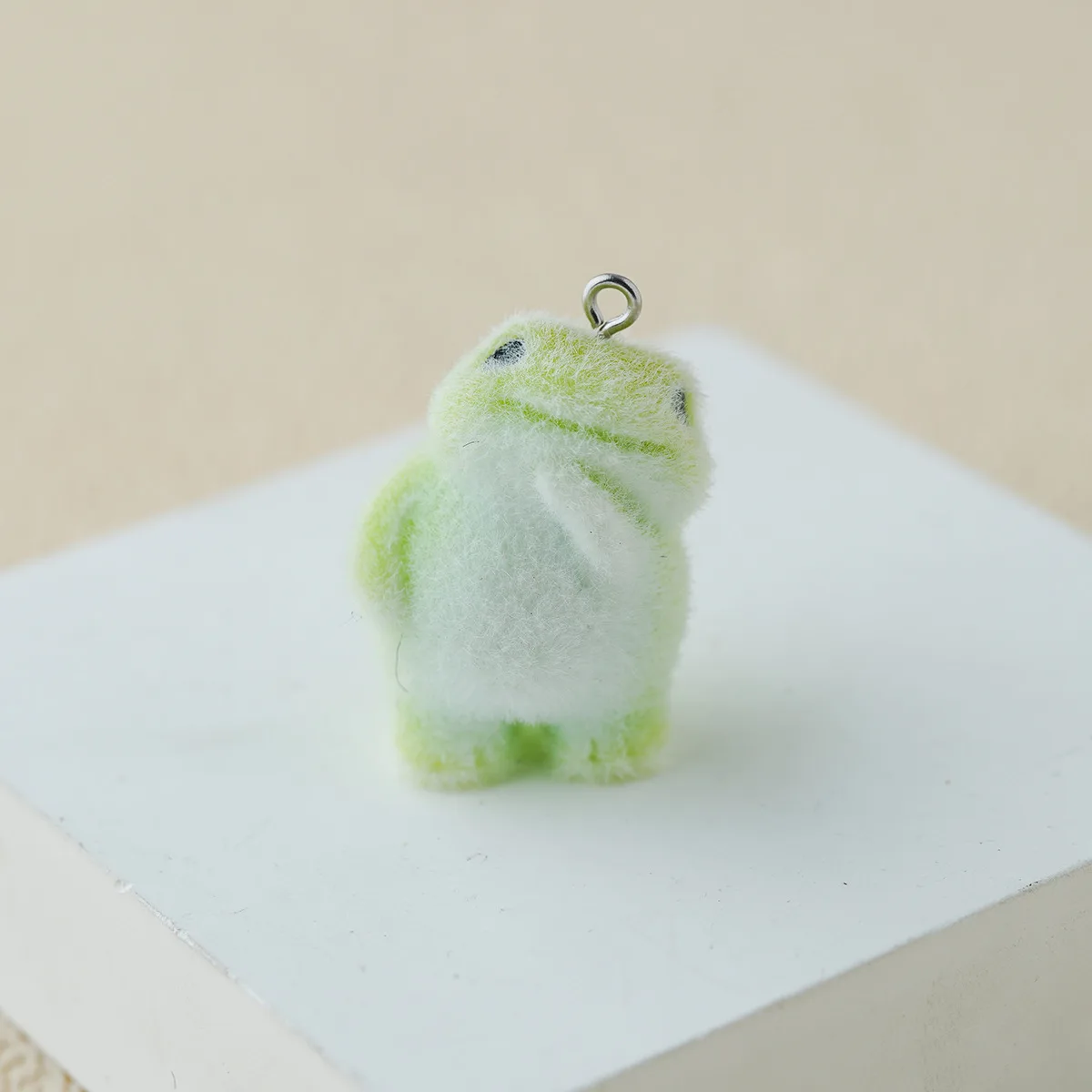 2 Pieces of Plush Resin Cartoon Frog Keychain Handcrafted Accessory for Bags and Purses Decorative Item Accessory
