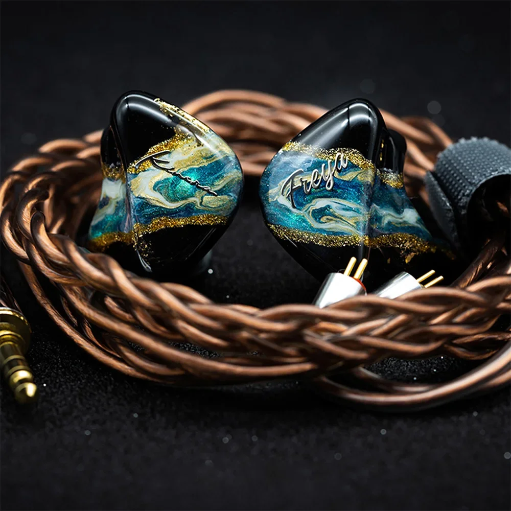 

Kinera Freya HIFI In-Ear Earphones 3BA+1DD Hybrid Hand Painted DJ Monitor Earbuds with 3.5mm Plug 0.78mm 2Pin Detachable Cable