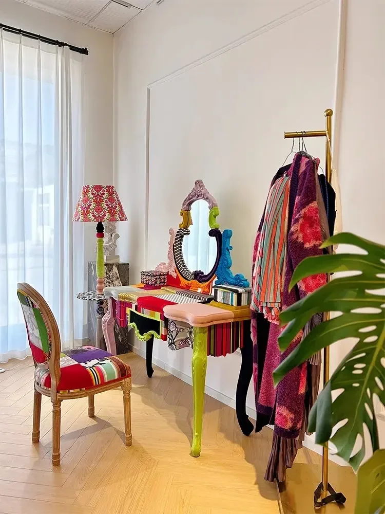 table bedroom Rococo princess small apartment dressing table Internet celebrity ins style light luxury dressing table desk 4