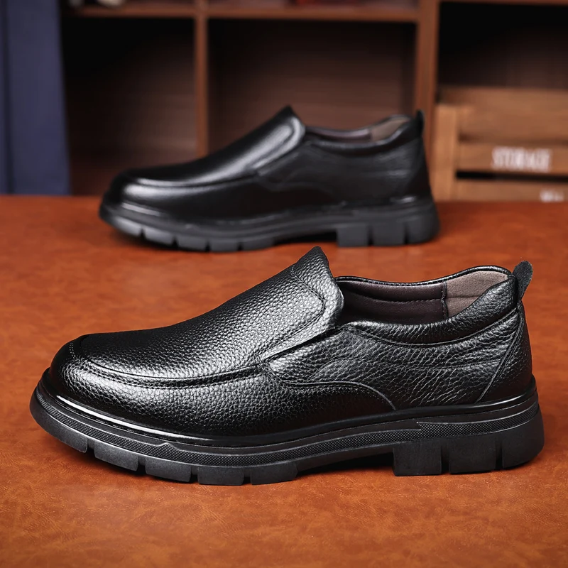 2024 Italian Brand Soft Soled Comfortable Loafers Men's Leather Casual Shoes Elegant New Men's Business Dress Shoes Low Cut