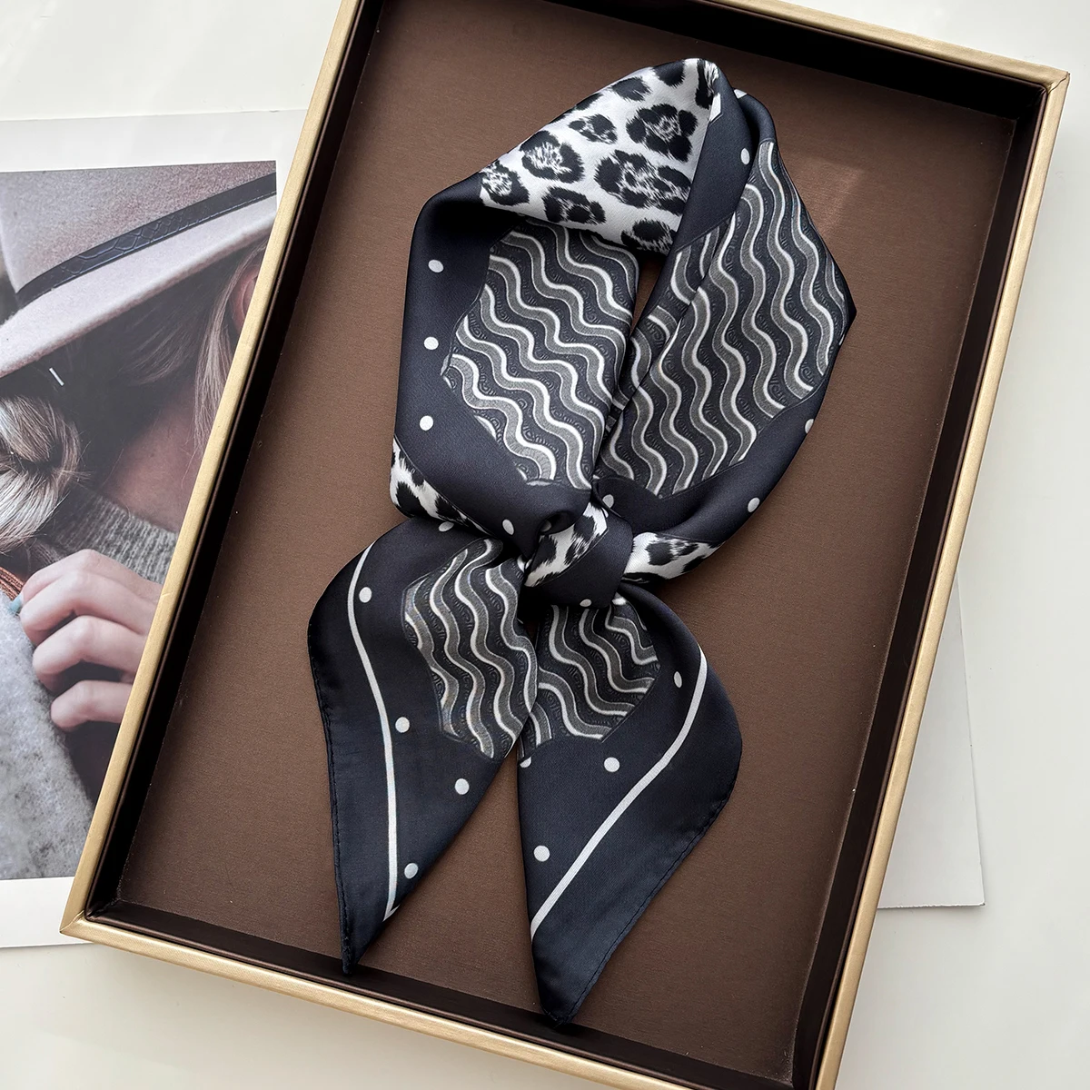 

Роскошный квадратный шарф для женщин, модный женский хиджаб с леопардовым принтом, элегантный шейный платок, банданы, мягкие шарфы из искусственного шелка с пятнами, шаль