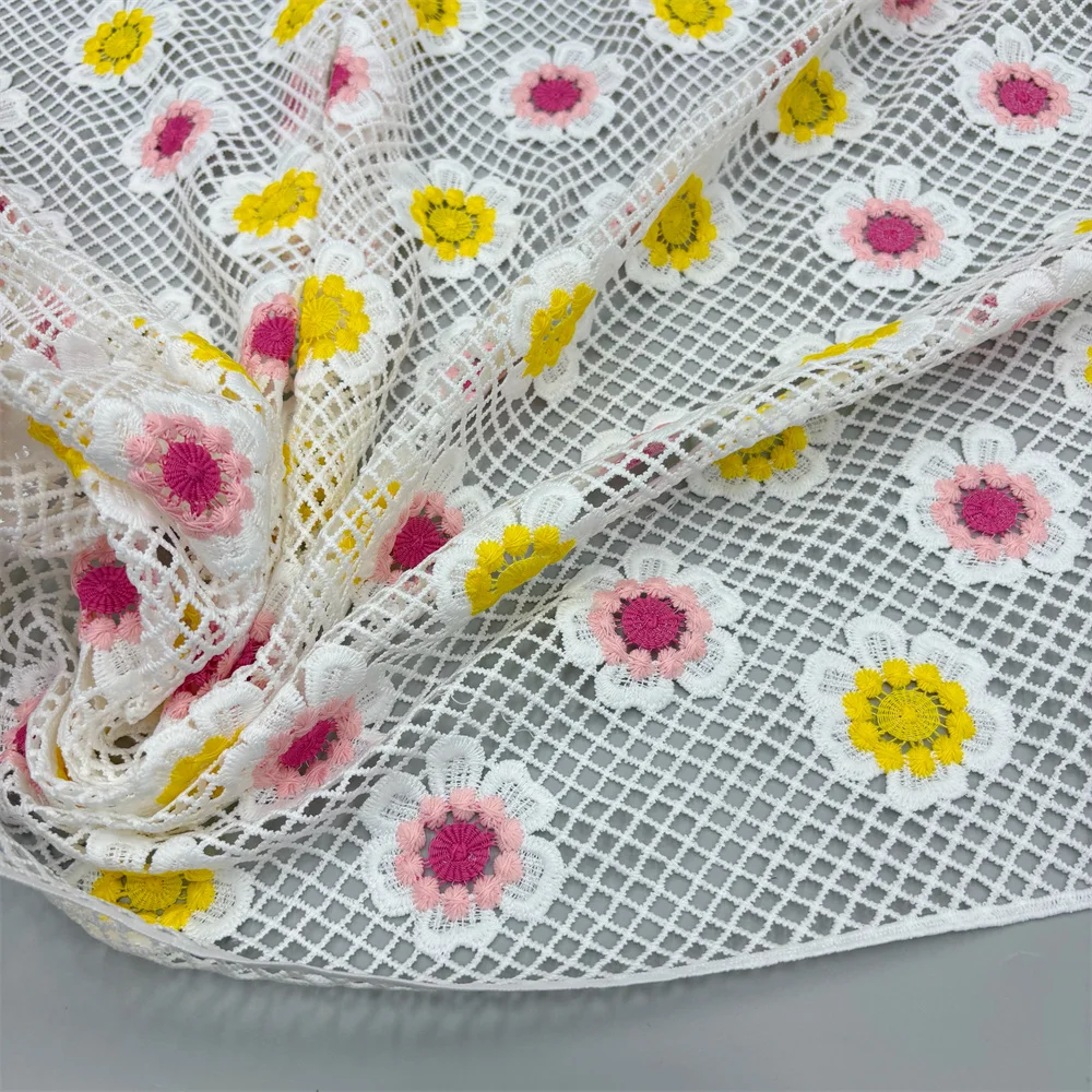 Neuer Stil Nigerianischer Spitzenstoff 2026 Hochwertige Wasserlösliche Bestickte Modische Weiche Spitze 5 Yards – Detail 9