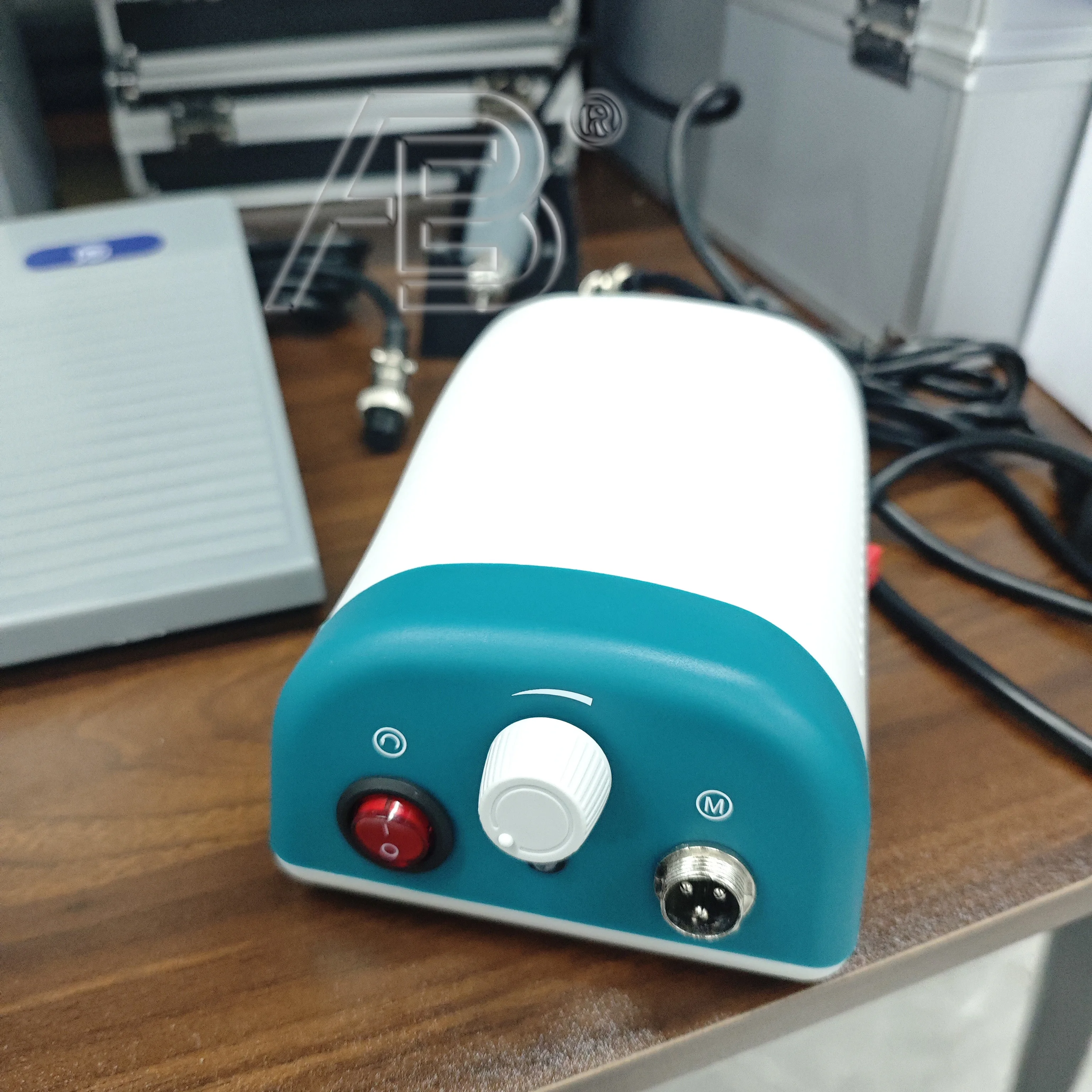 Micromotore da laboratorio odontotecnico 50000 giri/min a basso rumore ad alta velocità con manipolo a pedale Micromotore senza spazzole senza carbonio