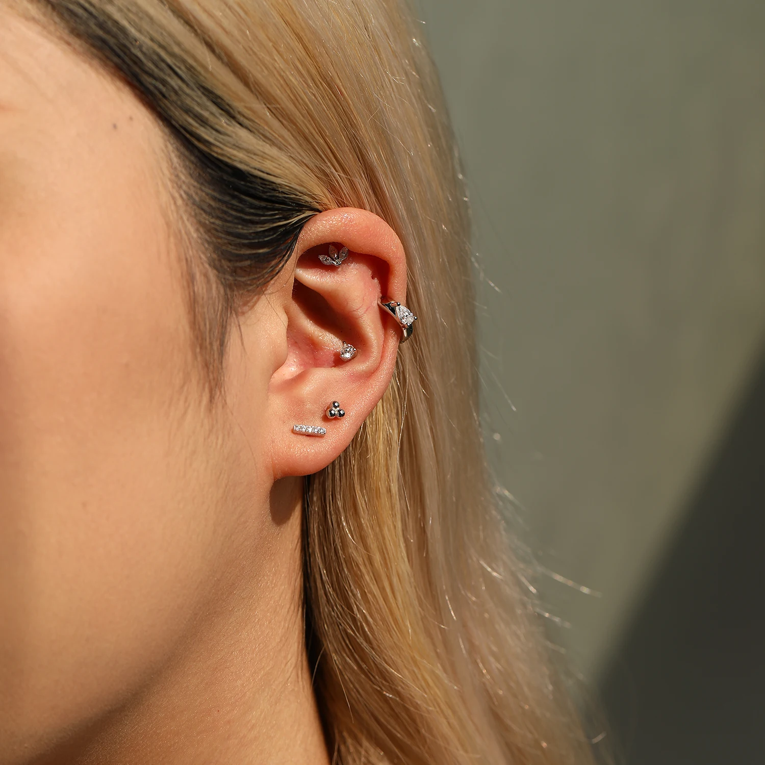 MODIAN Exquisite Stacking Tragus Studs 925 Sterling Sliver Three Round Beads Heart Screw Stud Earrings For Women Fine Jewelry