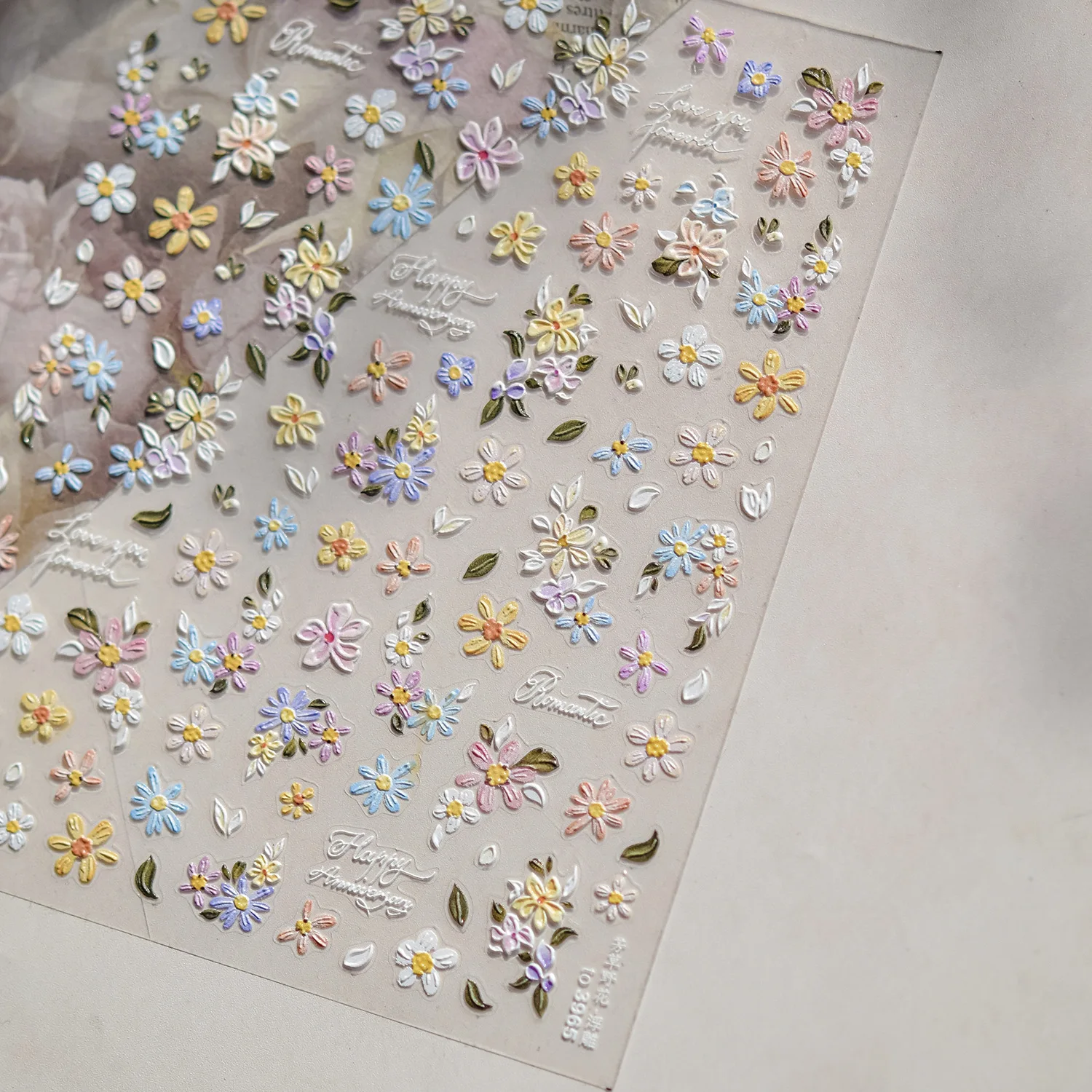 สติกเกอร์ติดเล็บลายดอกเดซี่หลากสีสัน 5D 1 ชิ้น สวยงามสำหรับฤดูใบไม้ผลิและฤดูร้อน ลายดอกไม้บานสะพรั่ง สติกเกอร์ติดเล็บแบบลอกออกได้ สำหรับตกแต่งเล็บ DIY สไตล์หวานๆ