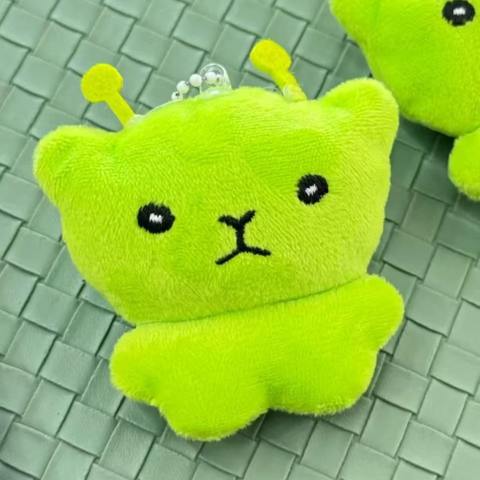 Süße Alien Katze Plüsch Anhänger Super weiche Plüschpuppen Schlüsselanhänger Kawaii Mini Spielzeug Rucksack Anhänger schöne Tasche Dekor Weihnachtsgeschenk – Detail 2
