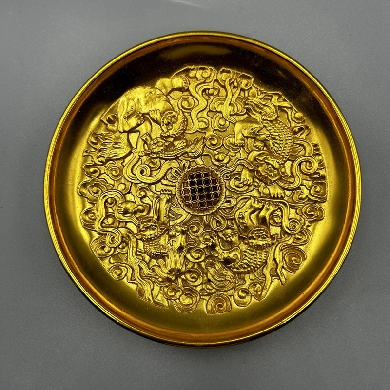 

Miscellaneous items, small plates, four beast plates, gilt ornaments, home craft ornaments, bronze ware
