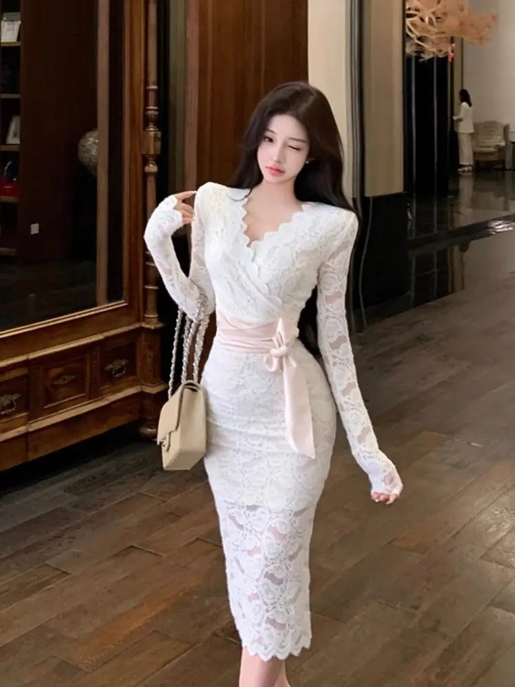 Licht en volwassen temperament Kant V-hals Jurk met lange mouwen Dames Nieuwe stijl Bandjes met binnenkant om de billen te bedekken