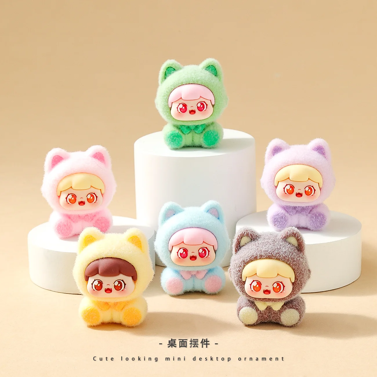 9 قطع من دمى القطط اللطيفة التي تلمس الحلي المنزلية على سطح الطاولة #5