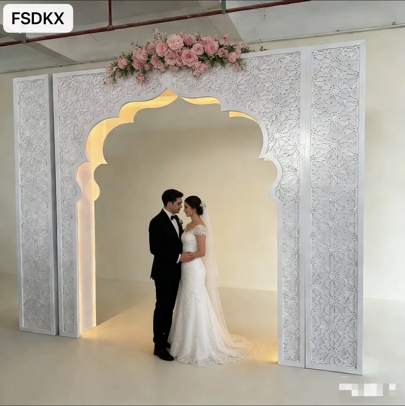 

FSDKX Unique White Acrylic Wedding Backdrop Stage Decoration 3d Craft White Party Backdrop Event Decor