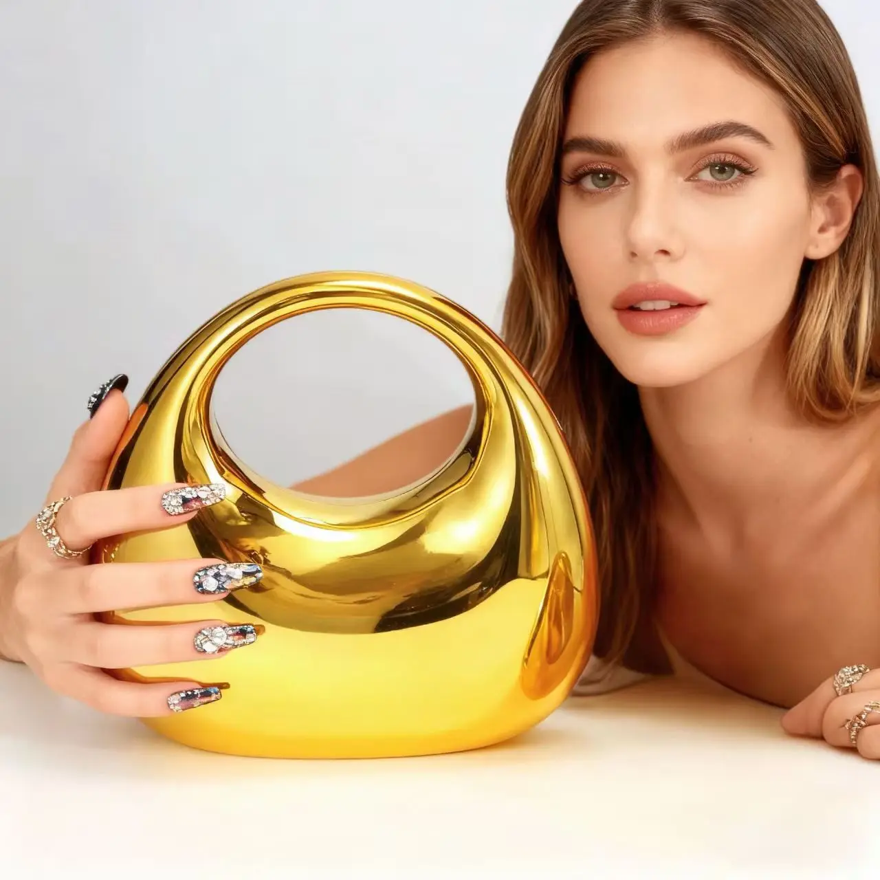 Bolso de mano de noche de diseñador de lujo, bolsos de acrílico transparente para mujer, bolso de hombro a la moda, bolsos de boda de media luna, bolso de fiesta para mujer 2025