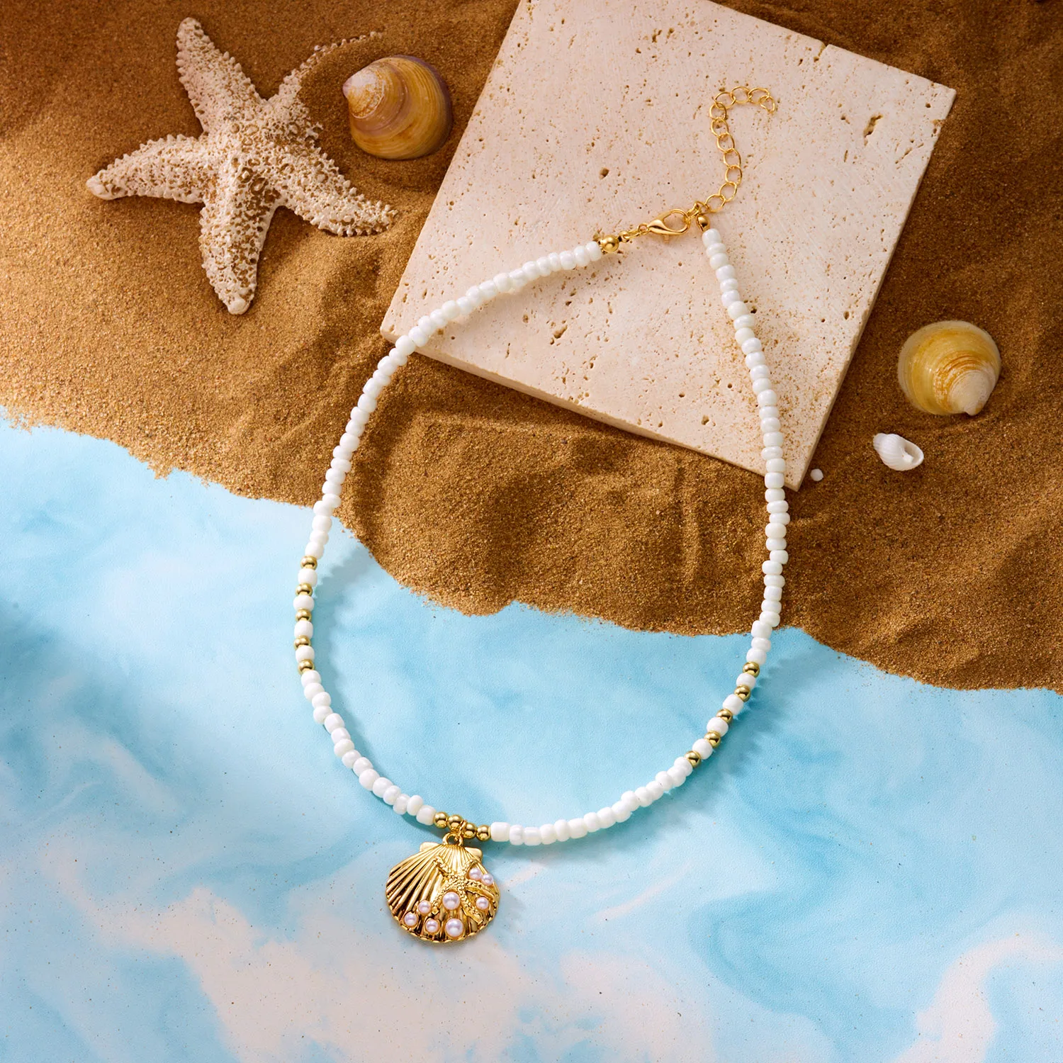Boho Weiße Reisperlen-Halskette für Frauen Niedlicher Fisch-Imitationsperlen-Anhänger Bunter Choker Sommer Strand Y2K Halsschmuck Geschenk – Detail 9