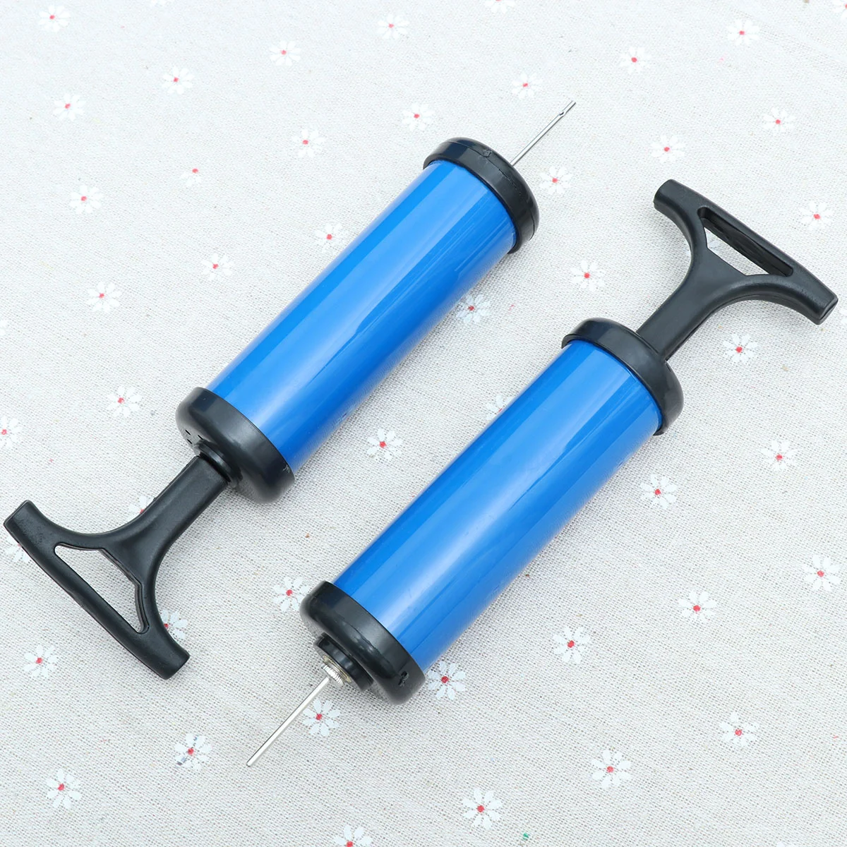 2 pcs כדורסל נייד כדורגל כדורגל כדורעף משאבת מחט עיצוב קומפקטי פלסטיק קל משקל רכיבה על אופניים