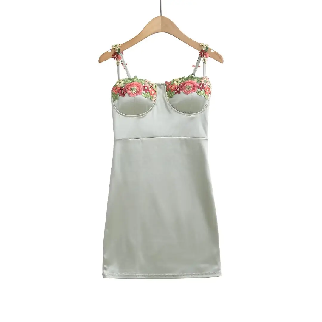 Rok Satin Vintage Musim Panas Wanita dengan Bordir Bunga Pure Desire, Model Strapl ort, Pinggang Ramping, dan Efek Meniruskan Tubuh