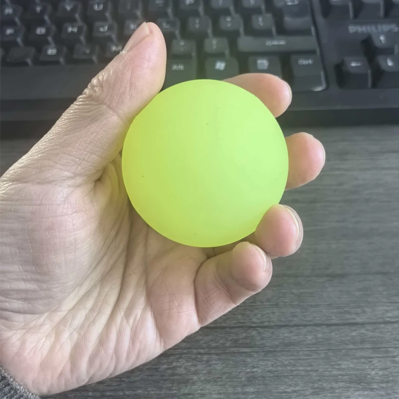 1PCS Grote Hoge Stuiterende Ballen 55MM Lichtgevende Speelgoed Glow In The Dark Feestartikelen Carnaval Verjaardagen Cadeaus voor Tieners Jongens Meisjes