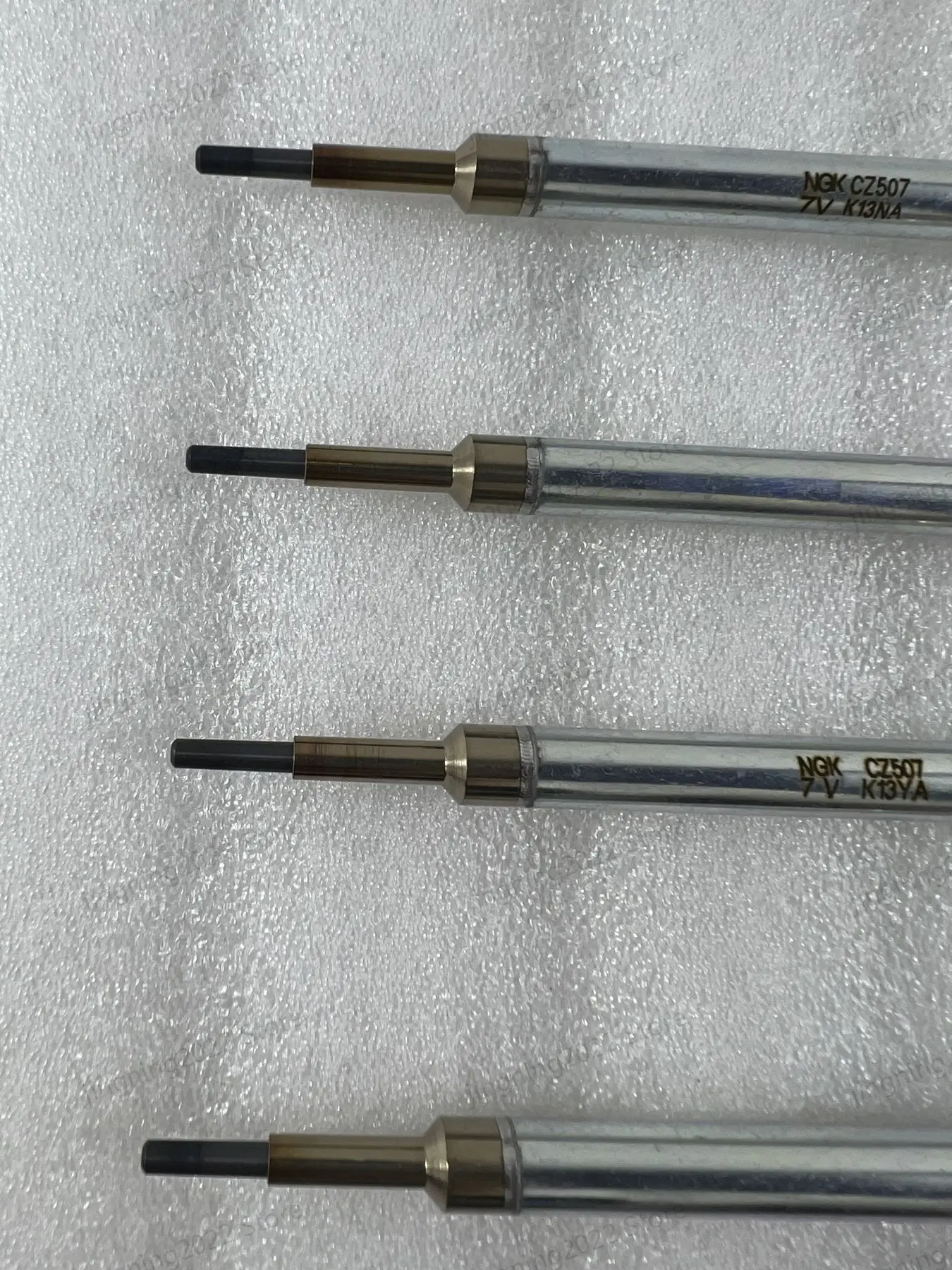 Land Rover Jaguar Glow Plug Suitable for Land Rover Evoque Discovery Sport Star XF F-PACE Diesel 2.0T Glow PlugLR116117 JDE40275