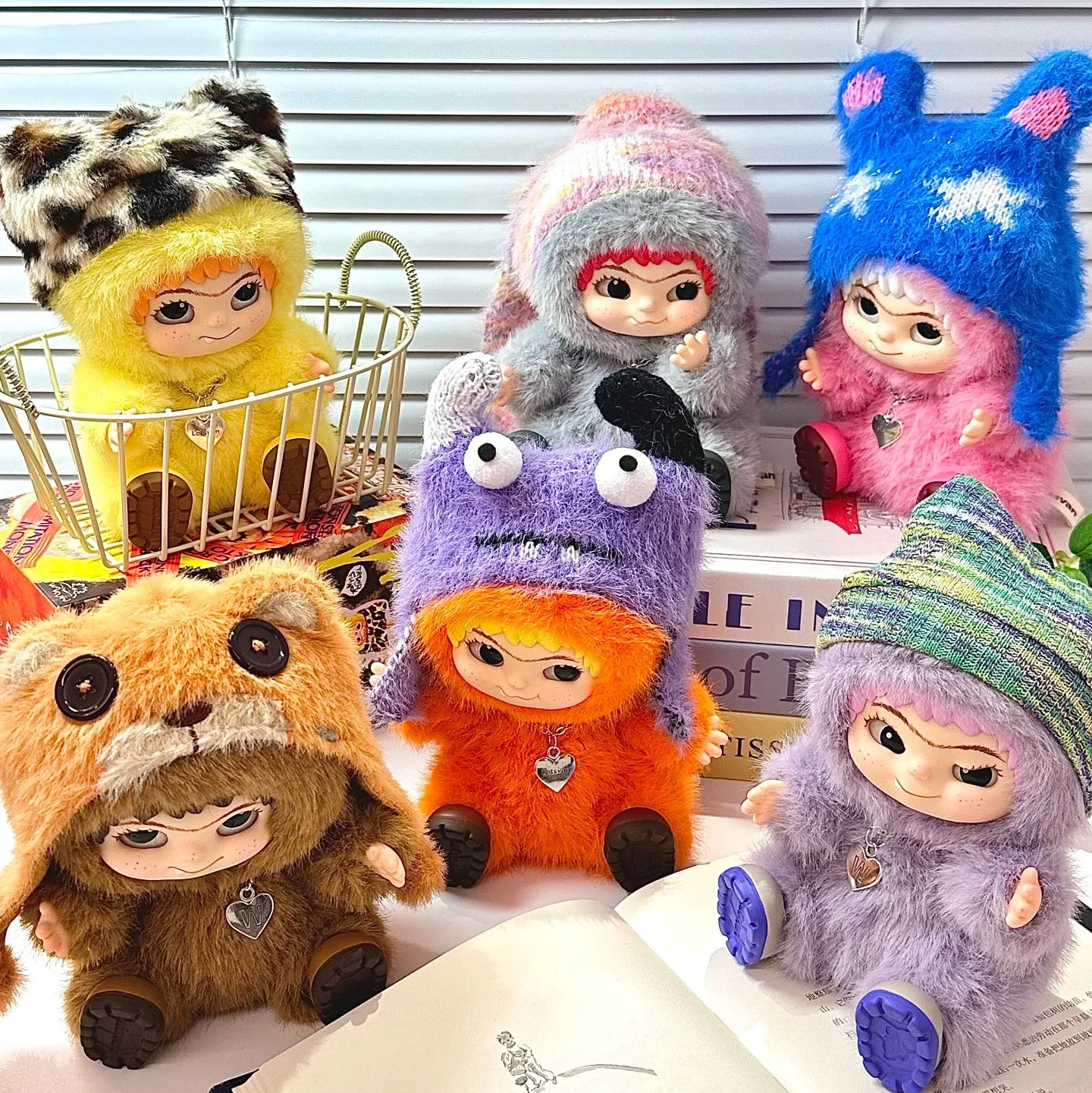 Wakuku Aw Fuzzy Trend Fun Party Series Blind Box Doll Bag Hanger Pijn Tas Decoratie Ornament Mystery Box Leuk verjaardagscadeau