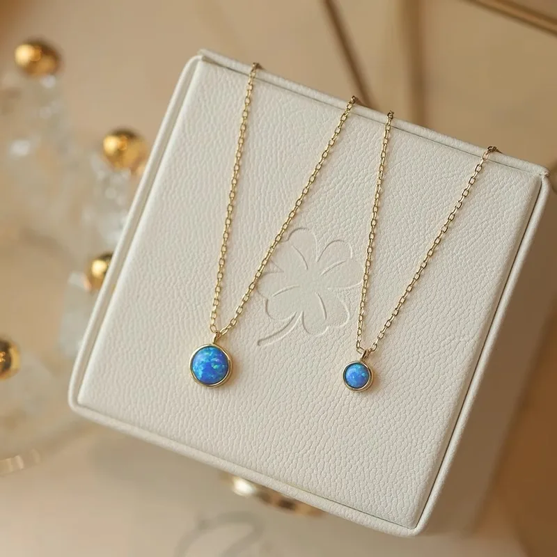 

Xiaohongshu Same Retro Light Роскошное круглое ожерелье с подвеской в виде звездного неба Женский нишевый дизайн Изысканная высококачественная цепочка на ключицу