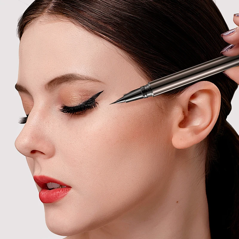 Wodoodporny eyeliner w płynie, długotrwały makijaż, wodoodporny i odporny na pot, odporny na rozmazywanie, szybkoschnący, płynnie się rozprowadza.