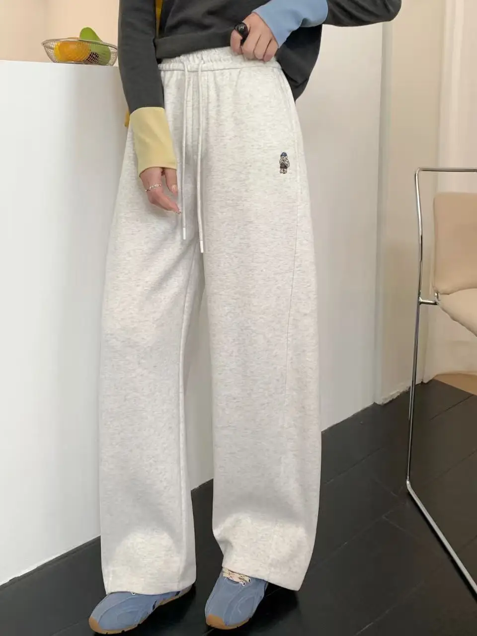 Autumn Bear Embroidery Loose Women's Casual Pants Tapered Leg Elastic Waist Cotton Polyester Blend Comfortable All-Season Tro...