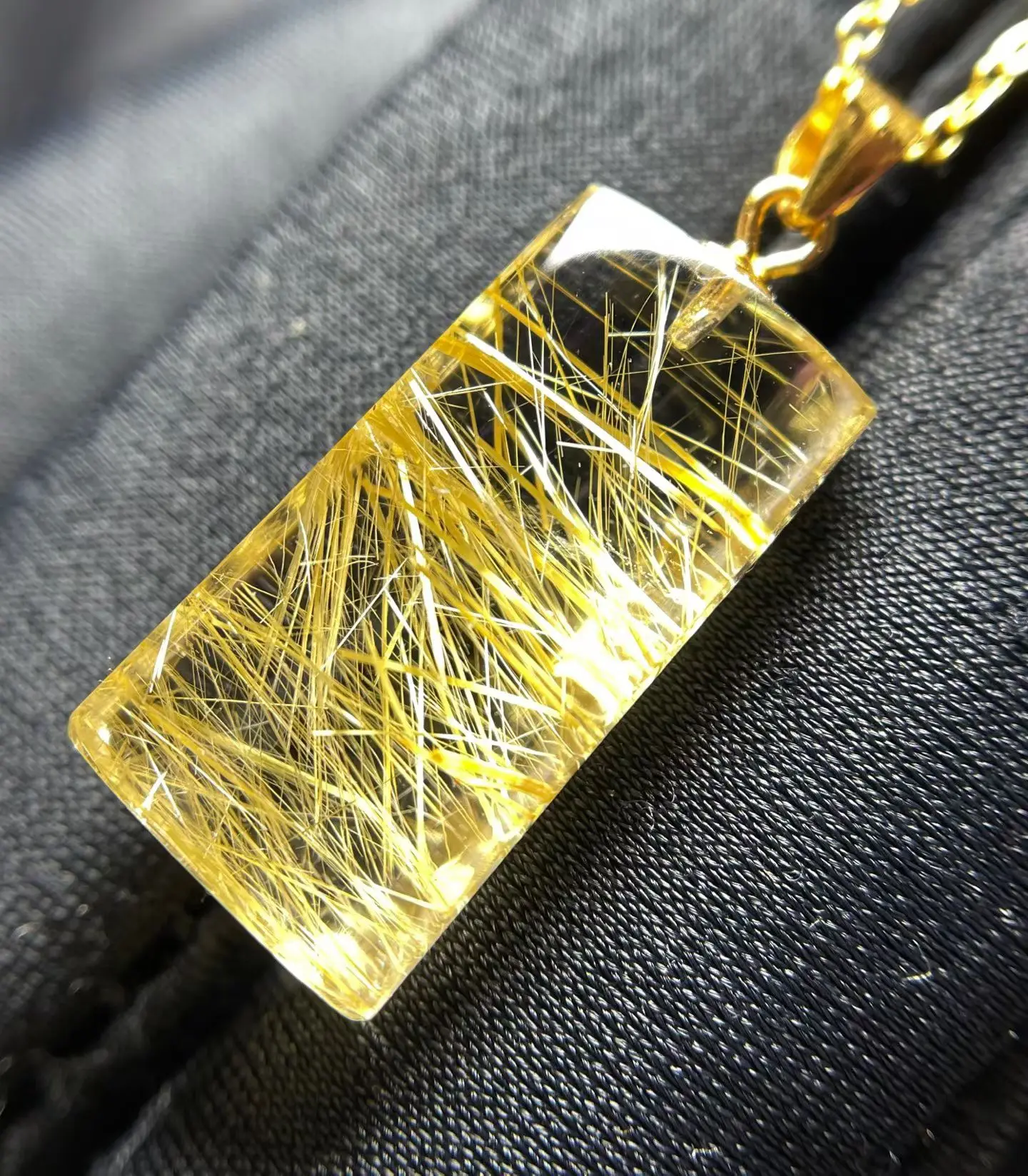 

Подвеска из натурального золота с рутилированным кварцем, бочонок, ювелирные изделия из рутилированного кварца 21,3*11*7 мм для мужчин и женщин, Бразилия AAAAAAA