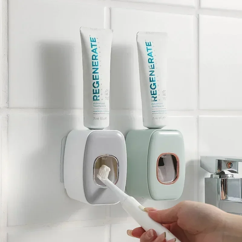 Simple toothpaste machine wall hanging lazy automatic labor-saving one-click toothpaste machine squeeze toothbrush holder set