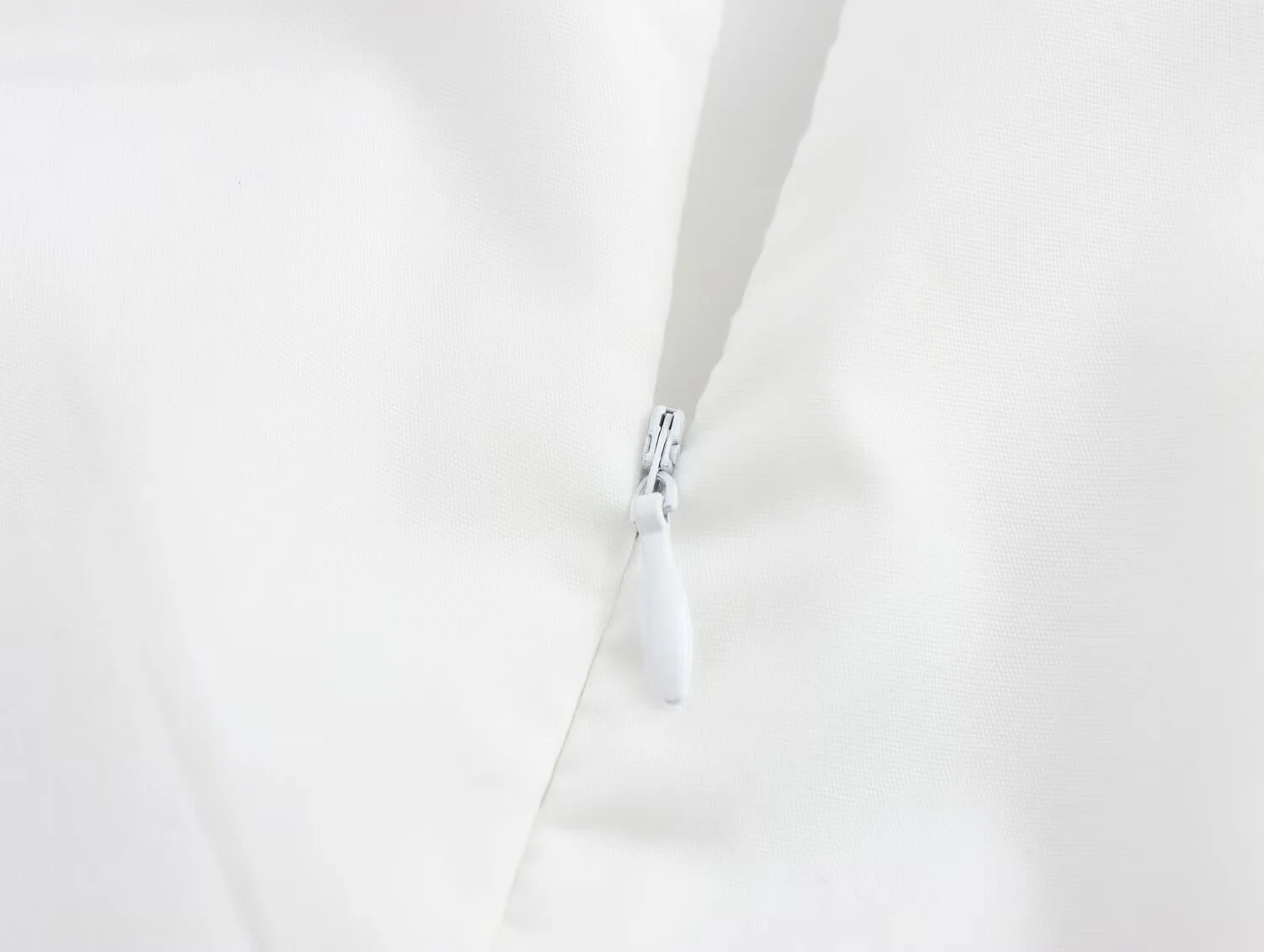 2025 Traje de desplazamiento de nicho Falda camisera de manga larga con estampado a juego de colores de porcelana azul y blanca suelta y versátil